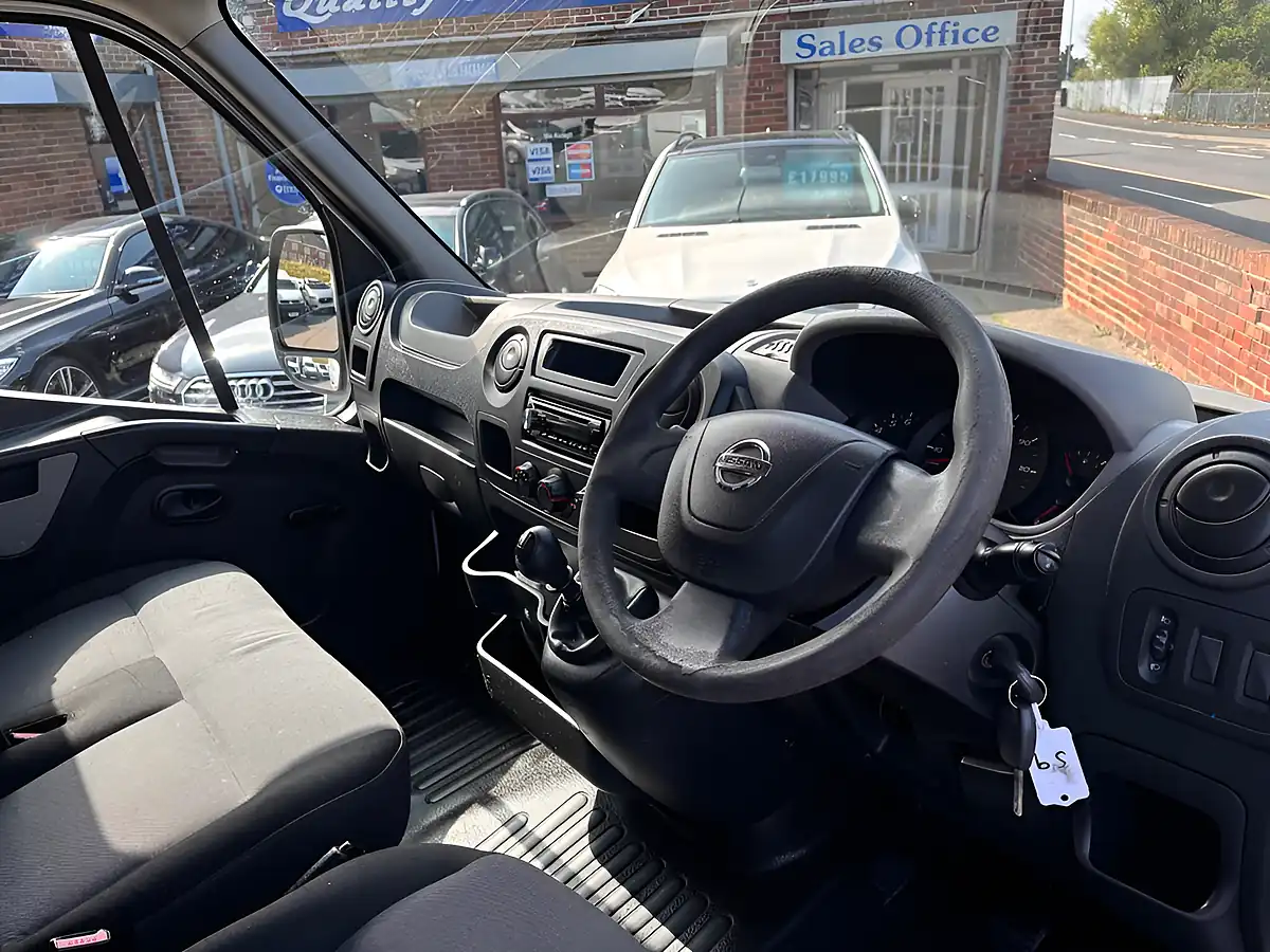 Used 2013 Nissan Nv400 E White - Interior and Exterior details 10