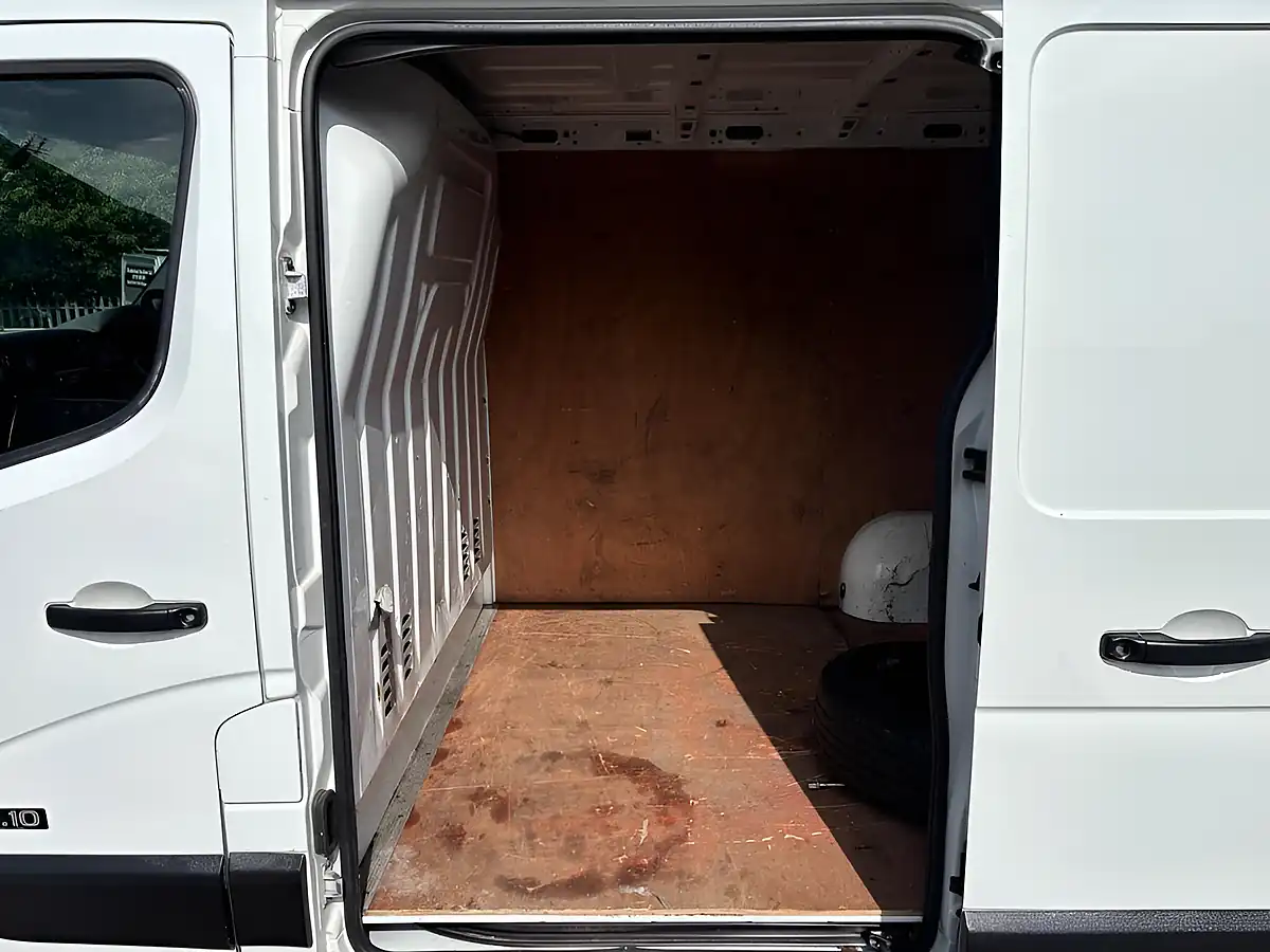 Used 2013 Nissan Nv400 E White - Interior and Exterior details 12