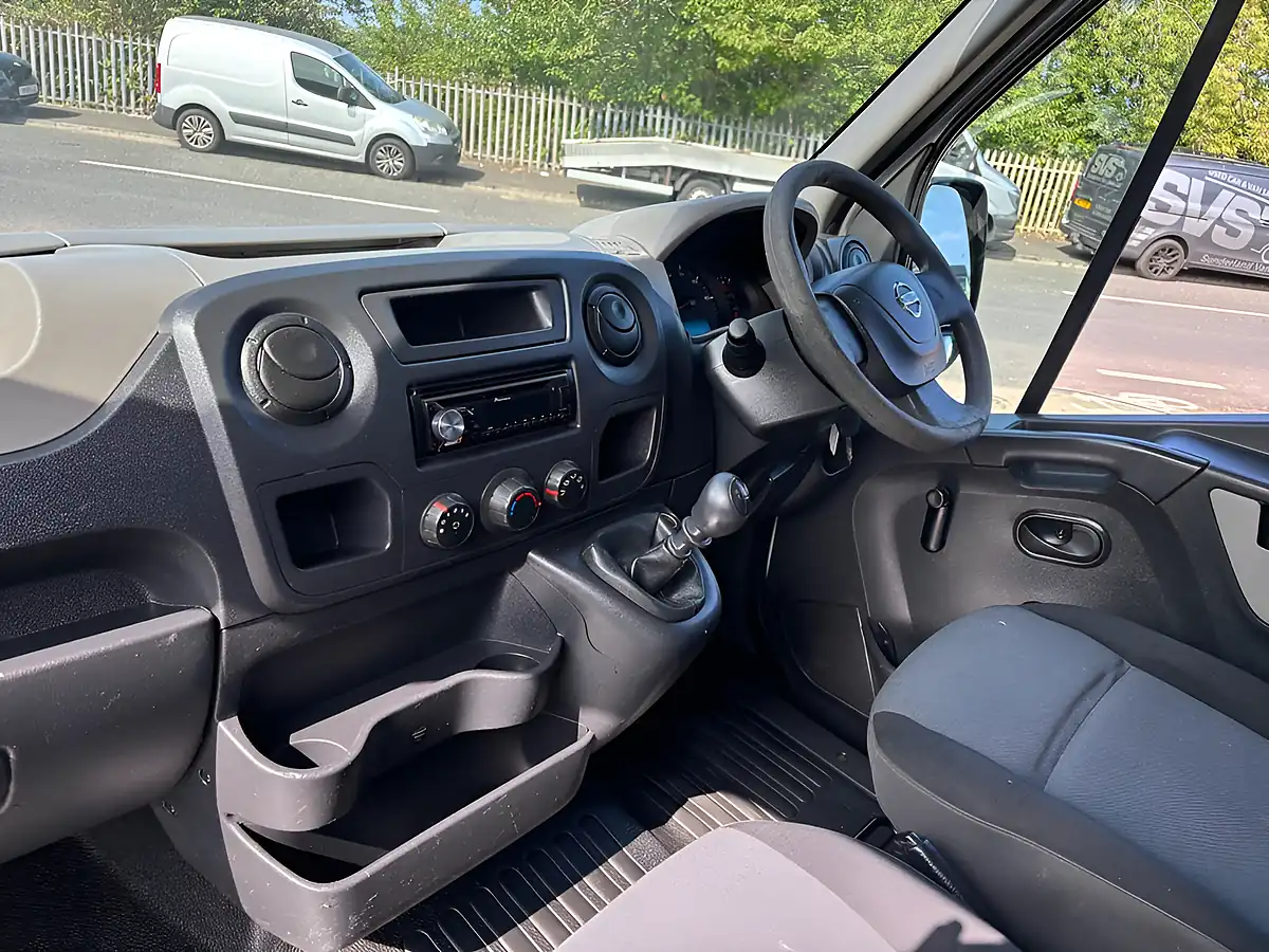 Used 2013 Nissan Nv400 E White - Interior and Exterior details 15