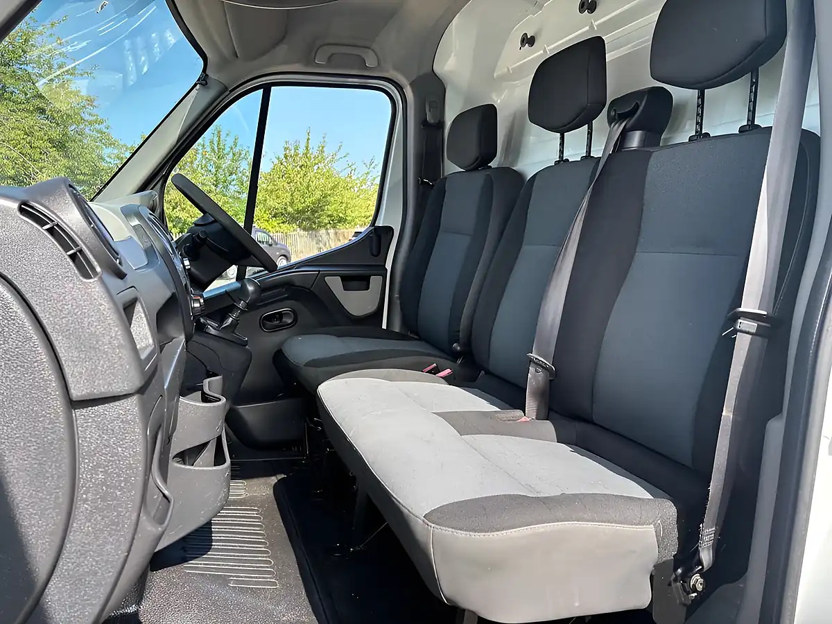 Used 2013 Nissan Nv400 E White - Interior and Exterior details 16