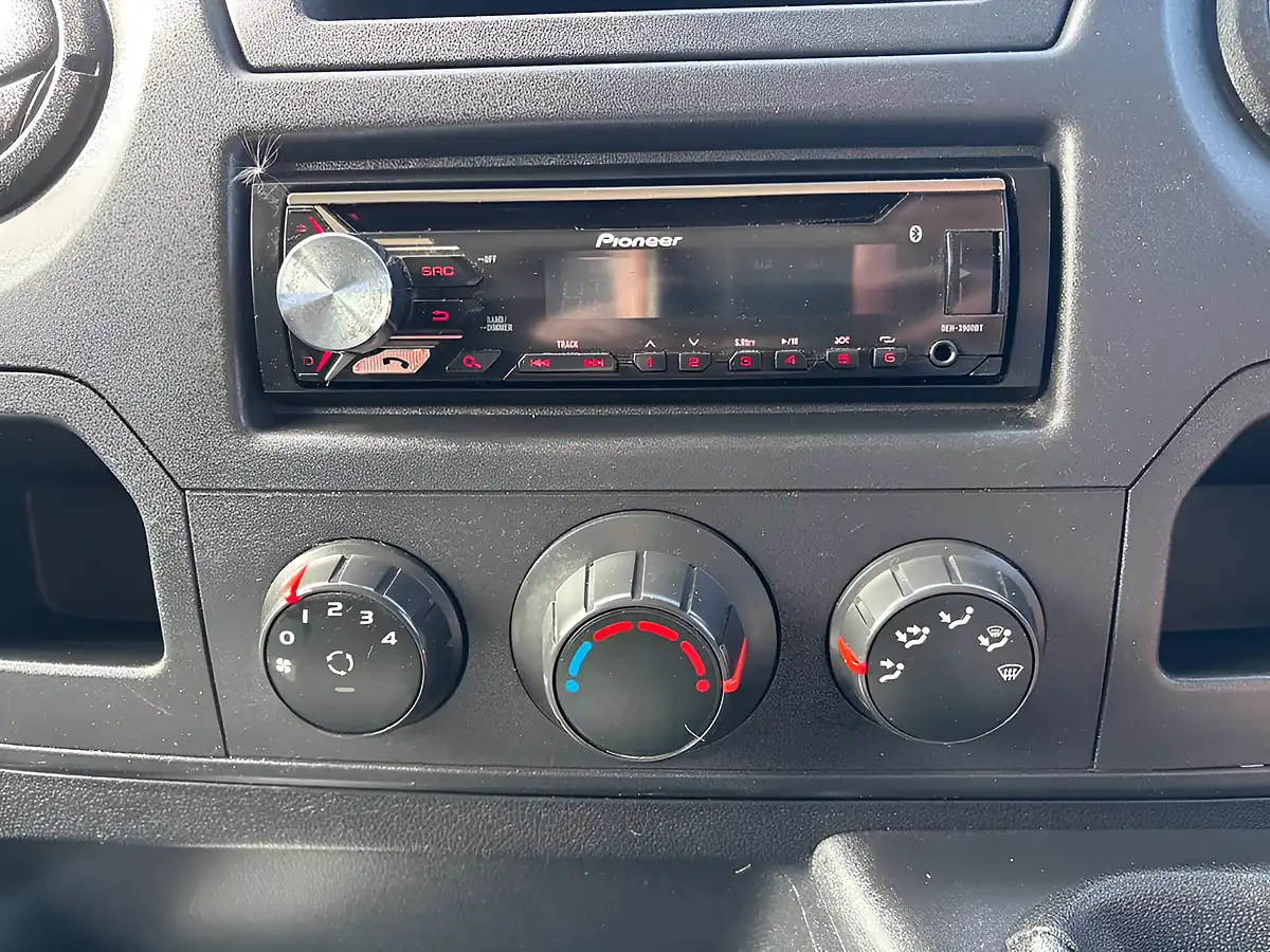 Used 2013 Nissan Nv400 E White - Interior and Exterior details 18