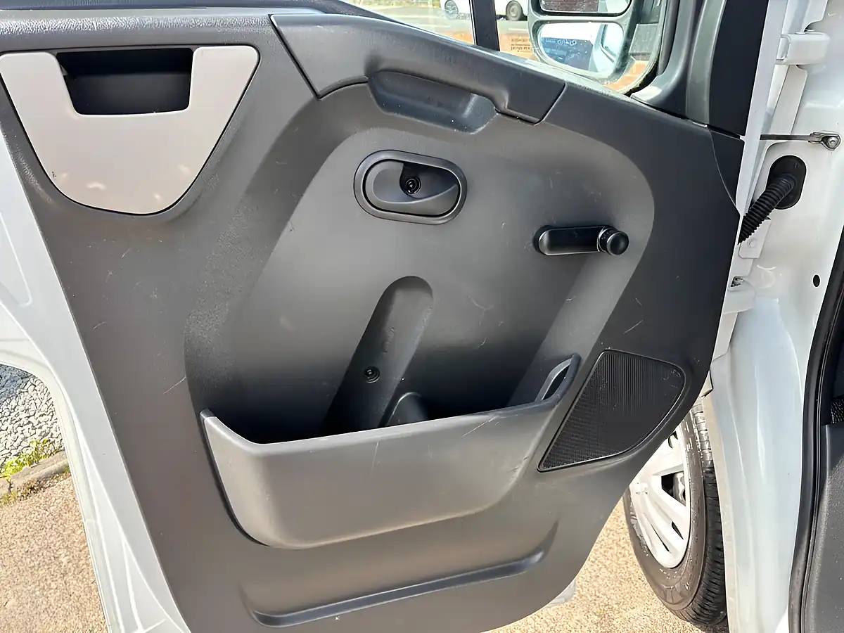 Used 2013 Nissan Nv400 E White - Interior and Exterior details 20