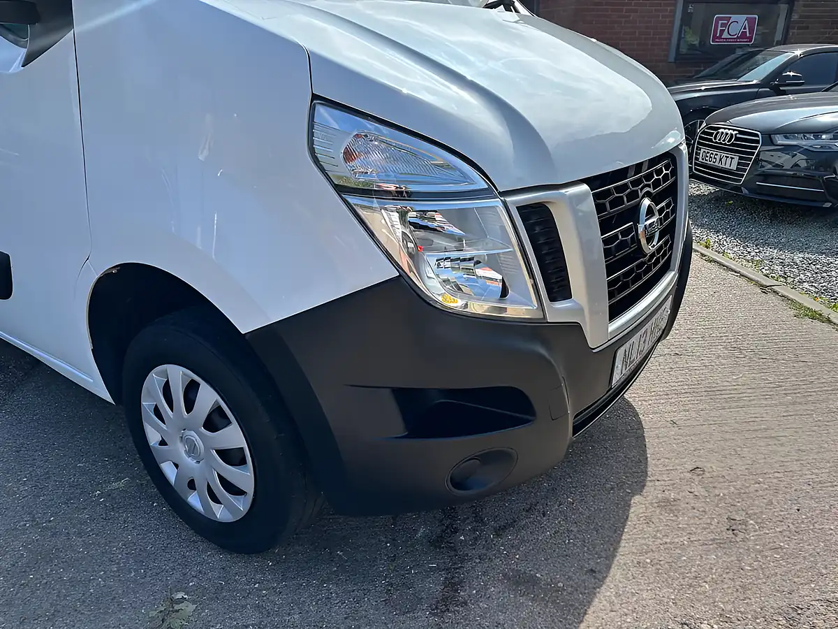Used 2013 Nissan Nv400 E White - Interior and Exterior details 4