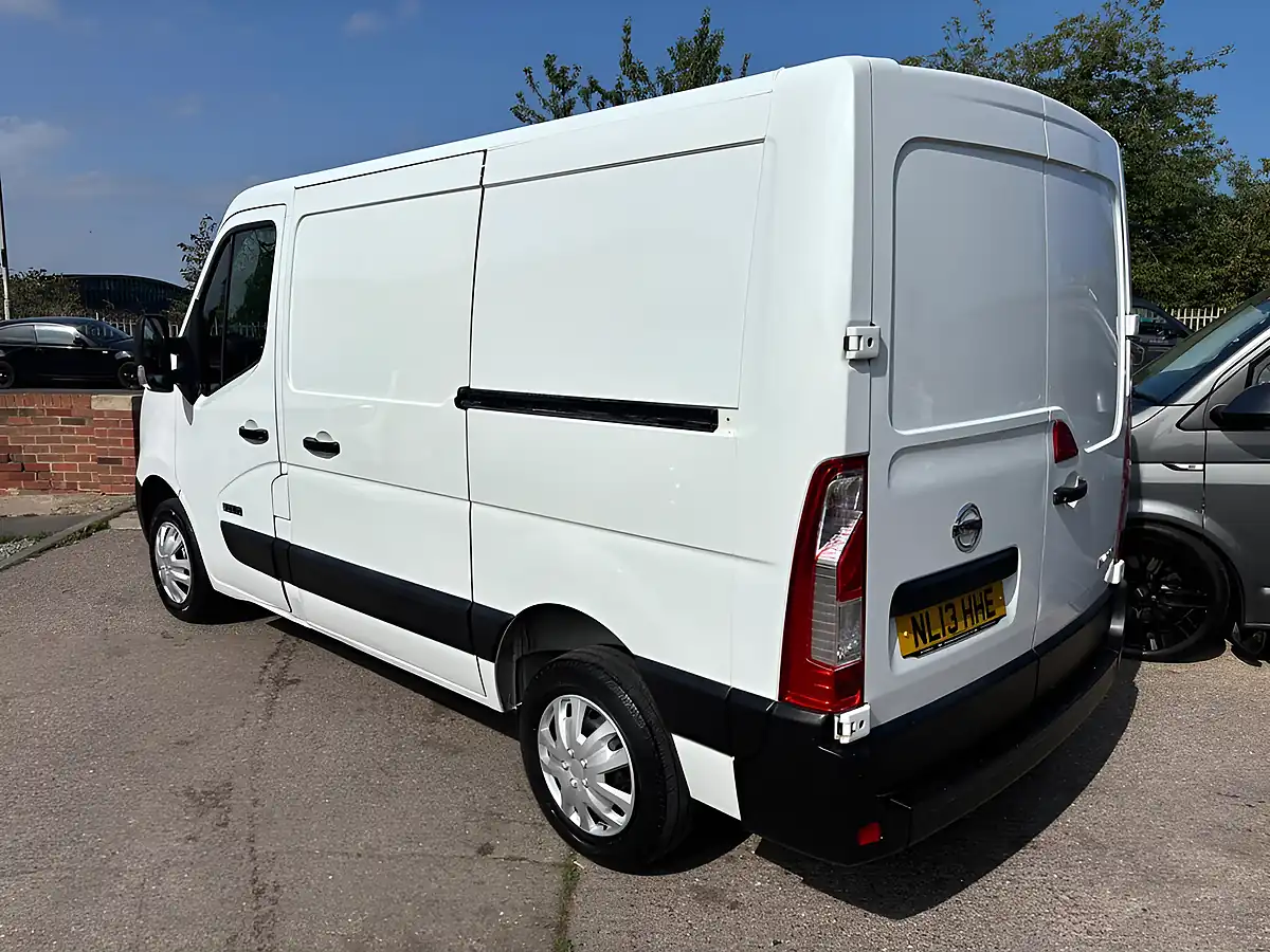 Used 2013 Nissan Nv400 E White - Interior and Exterior details 7