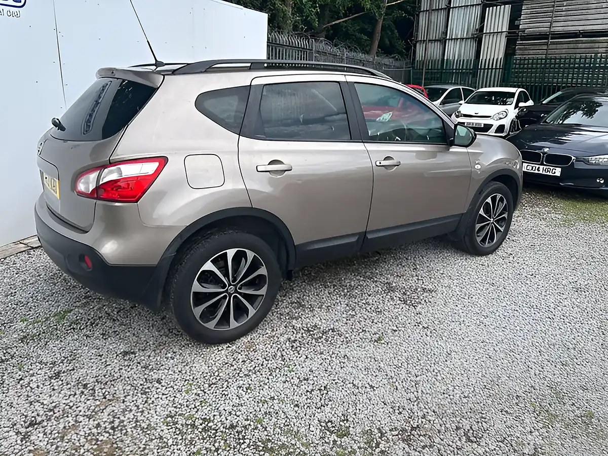 Used 2013 Nissan Qashqai 360 Beige - Interior and Exterior details 2