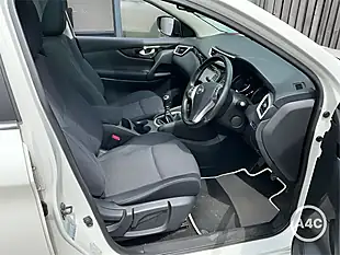 Used 2013 Nissan Qashqai 360 Beige - Interior and Exterior details 3