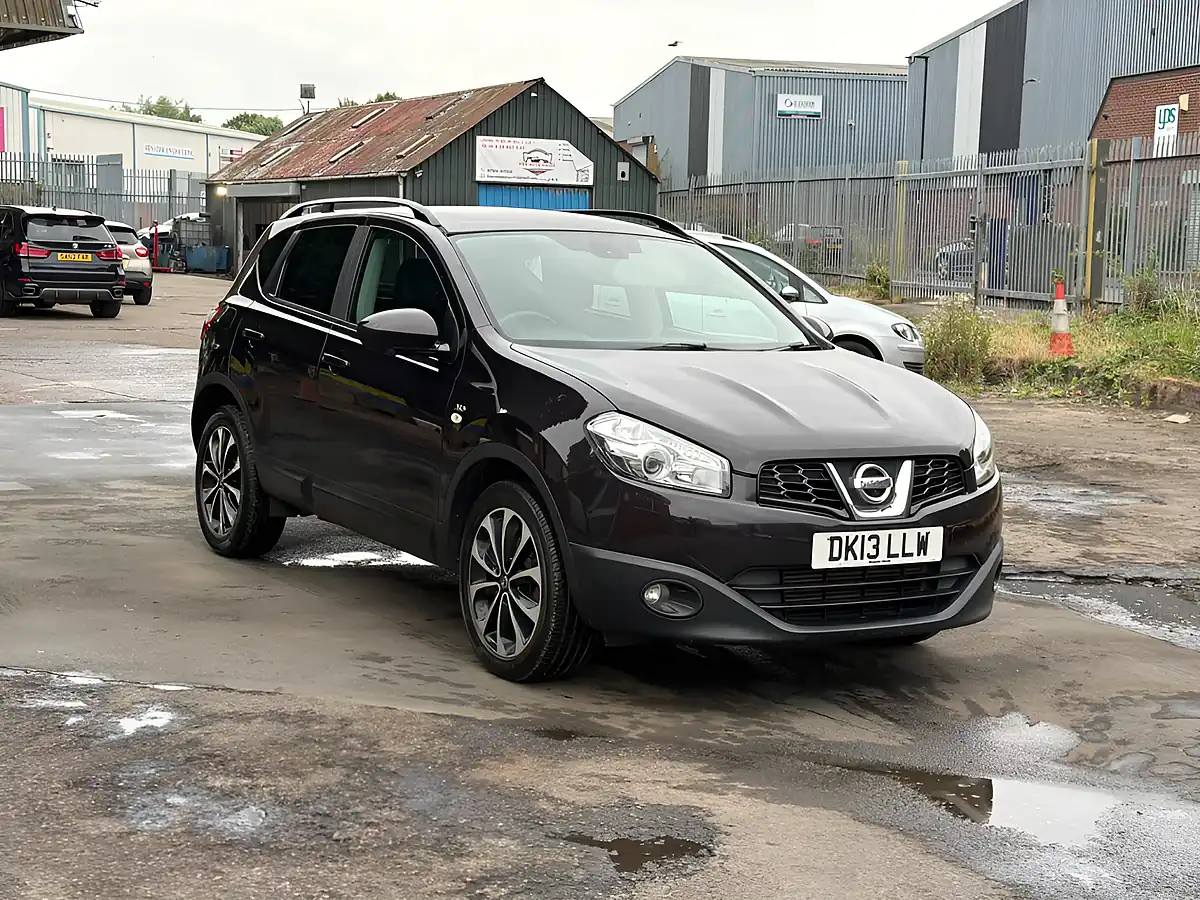 Used 2013 Nissan Qashqai 360 Black - Front View