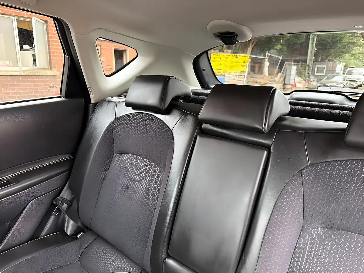 Used 2013 Nissan Qashqai 360 Black - Interior and Exterior details 15