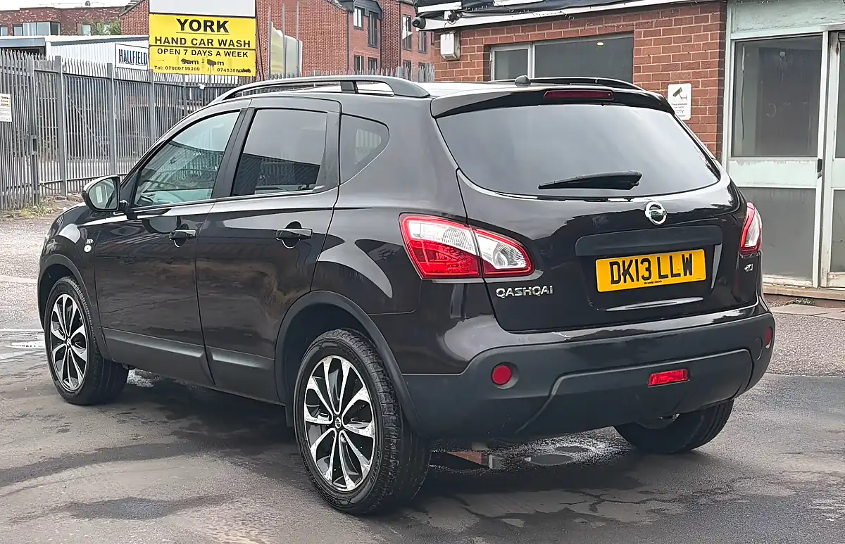 Used 2013 Nissan Qashqai 360 Black - Interior and Exterior details 5