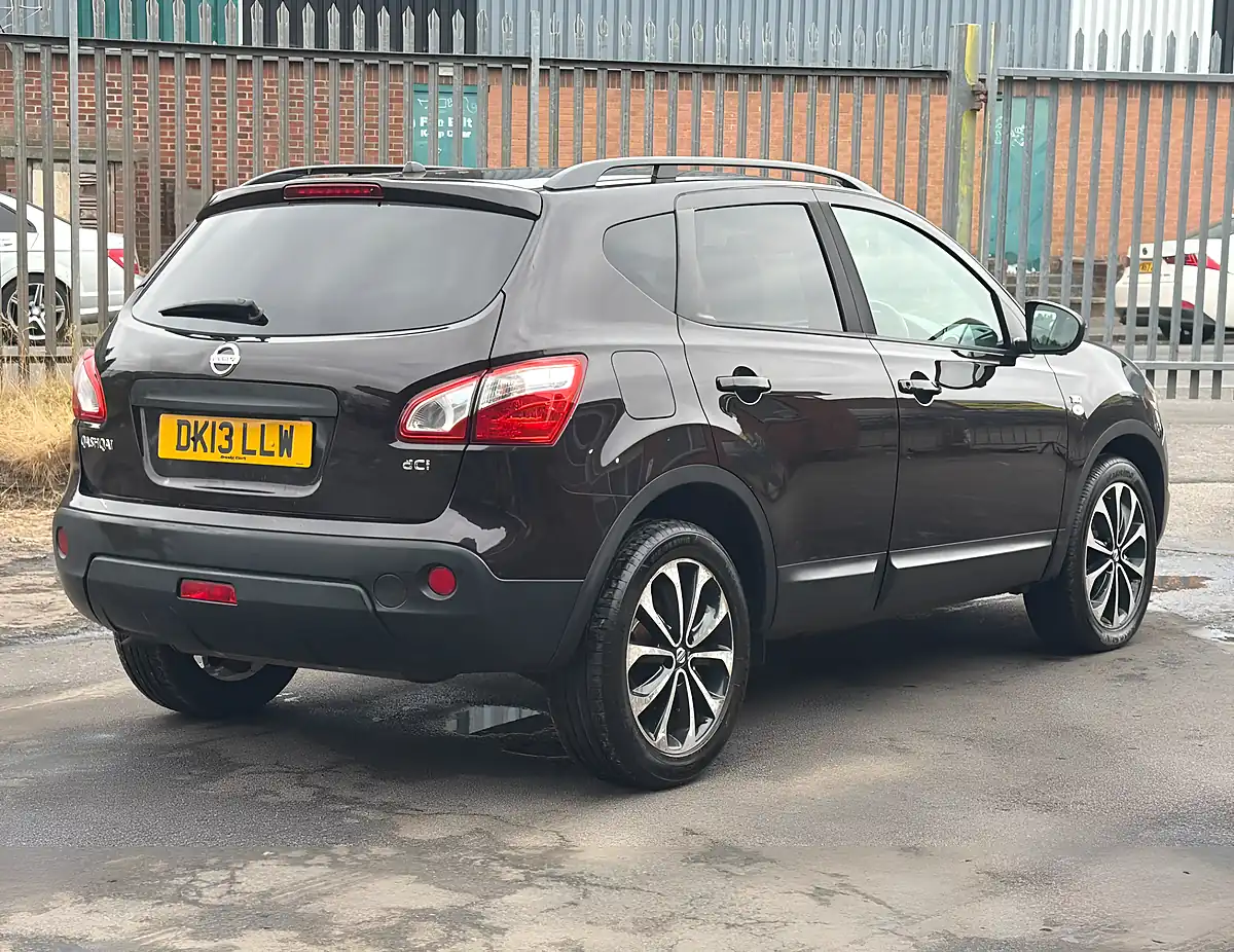 Used 2013 Nissan Qashqai 360 Black - Interior and Exterior details 7