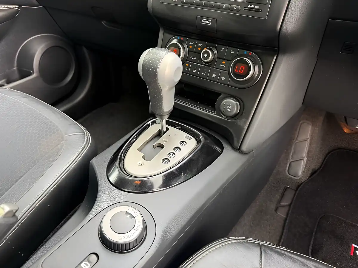 Used 2013 Nissan Qashqai 360 Black - Interior and Exterior details 14