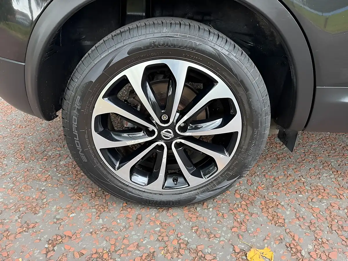 Used 2013 Nissan Qashqai 360 Black - Interior and Exterior details 15