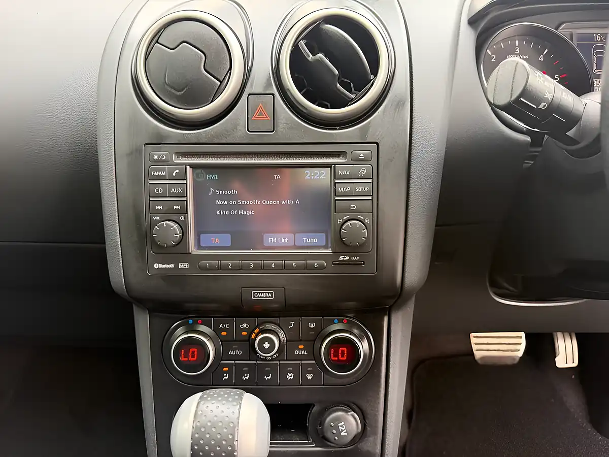 Used 2013 Nissan Qashqai 360 Black - Interior and Exterior details 16
