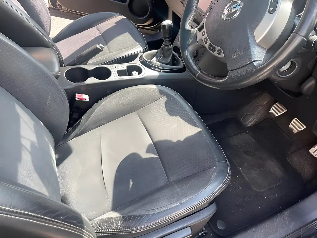 Used 2013 Nissan Qashqai 360 Black - Interior and Exterior details 13