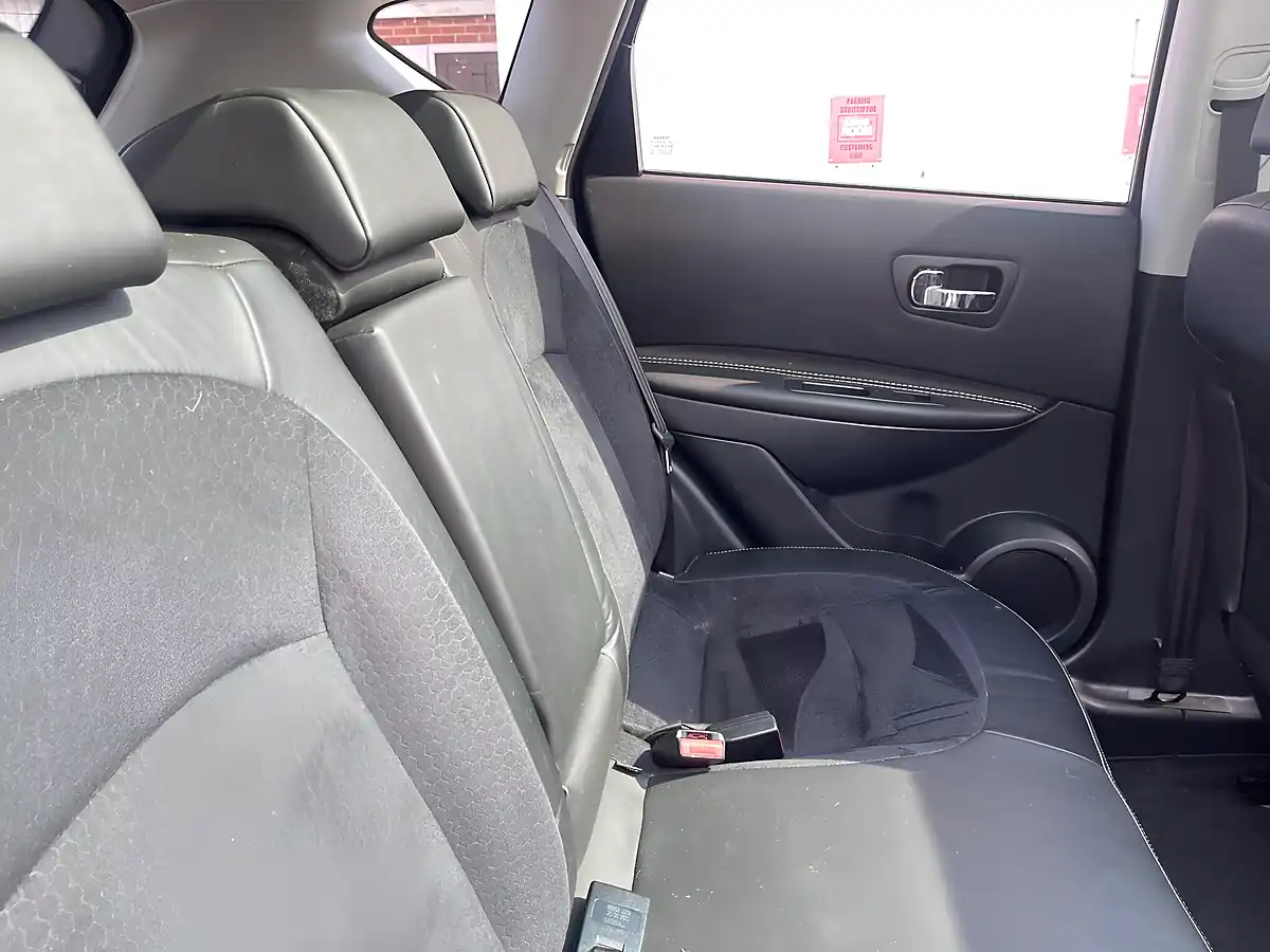 Used 2013 Nissan Qashqai 360 Black - Interior and Exterior details 14