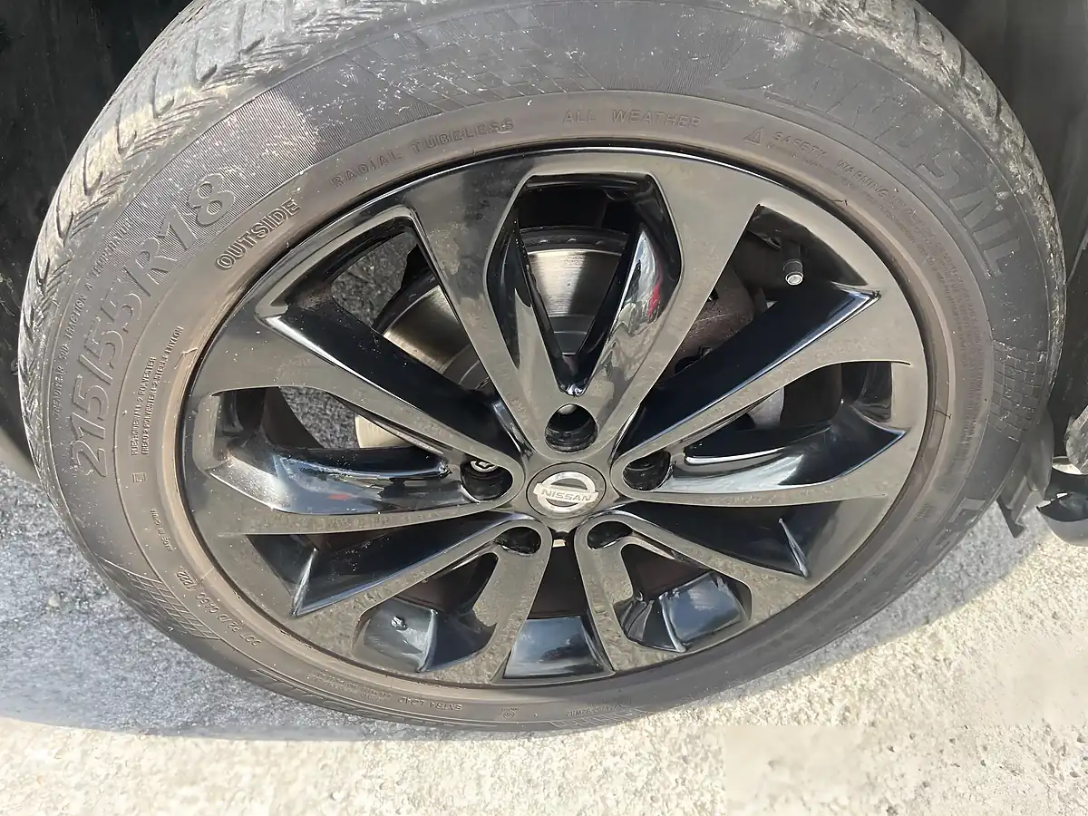 Used 2013 Nissan Qashqai 360 Black - Interior and Exterior details 17
