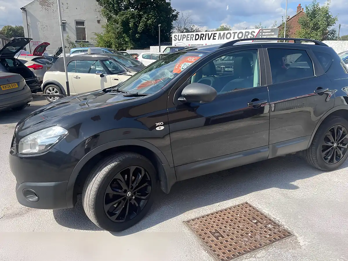 Used 2013 Nissan Qashqai 360 Black - Interior and Exterior details 3