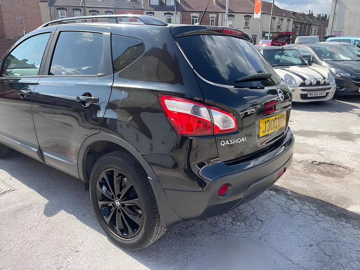 Used 2013 Nissan Qashqai 360 Black - Interior and Exterior details 4