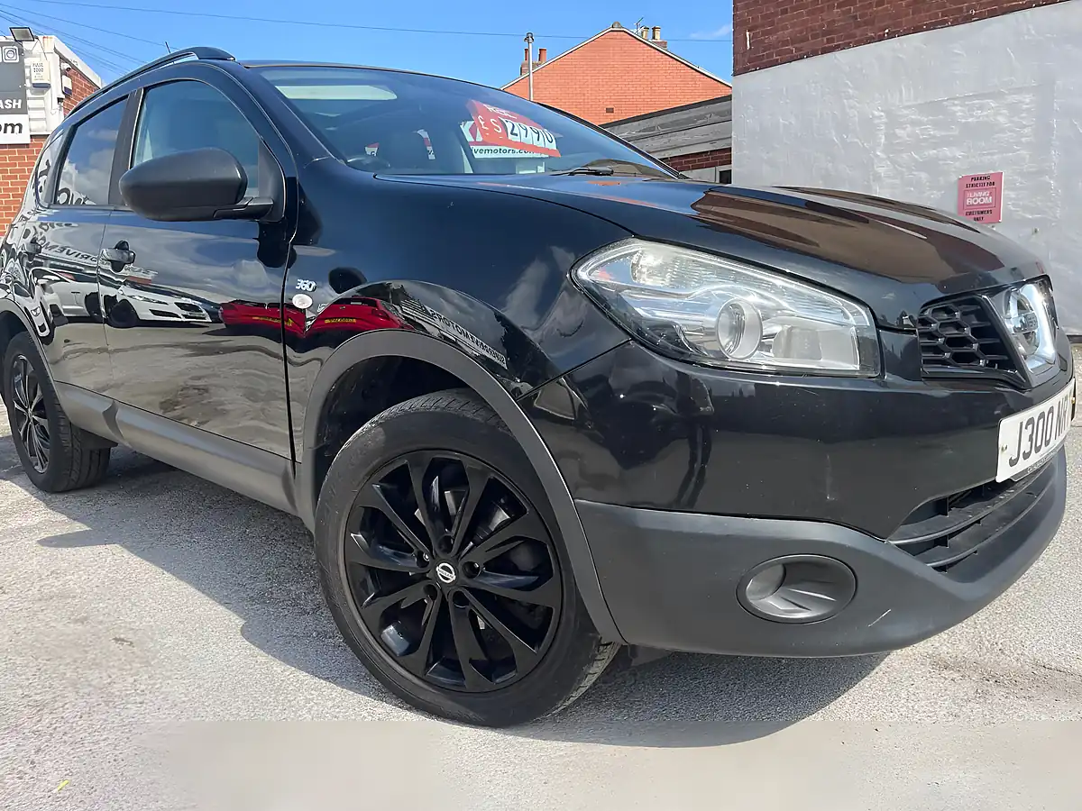Used 2013 Nissan Qashqai 360 Black - Interior and Exterior details 5