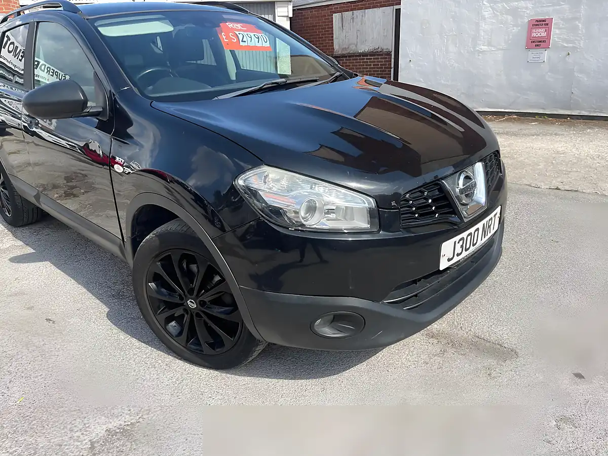 Used 2013 Nissan Qashqai 360 Black - Interior and Exterior details 7