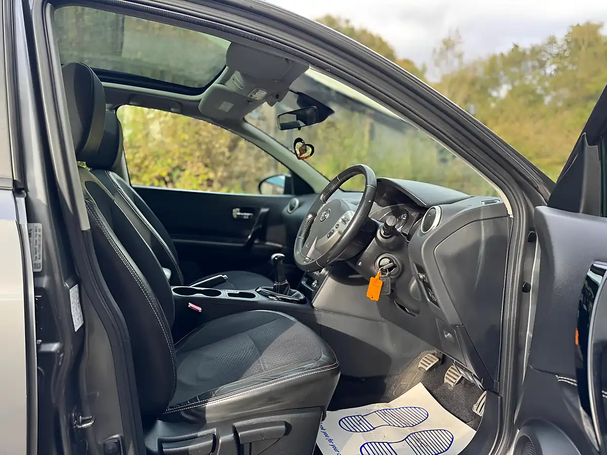 Used 2013 Nissan Qashqai 360 Grey - Interior and Exterior details 14