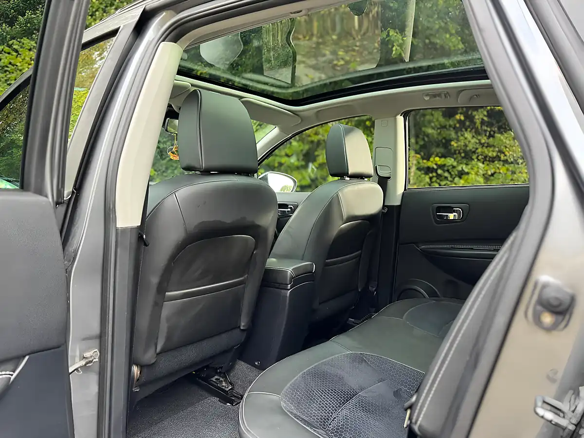 Used 2013 Nissan Qashqai 360 Grey - Interior and Exterior details 15
