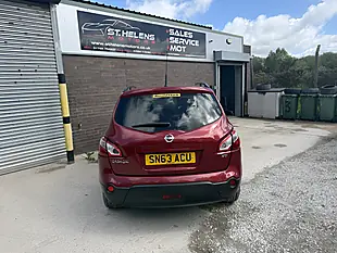Used 2013 Nissan Qashqai 360 Plus 2 Red - Interior and Exterior details 10