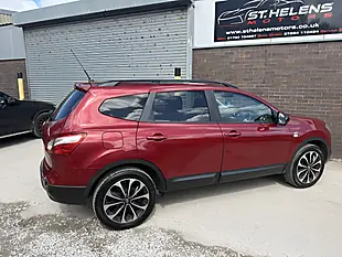 Used 2013 Nissan Qashqai 360 Plus 2 Red - Interior and Exterior details 11