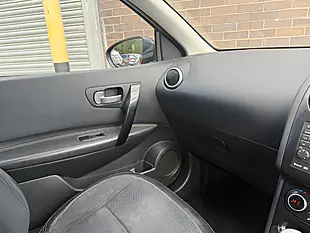 Used 2013 Nissan Qashqai 360 Plus 2 Red - Interior and Exterior details 18