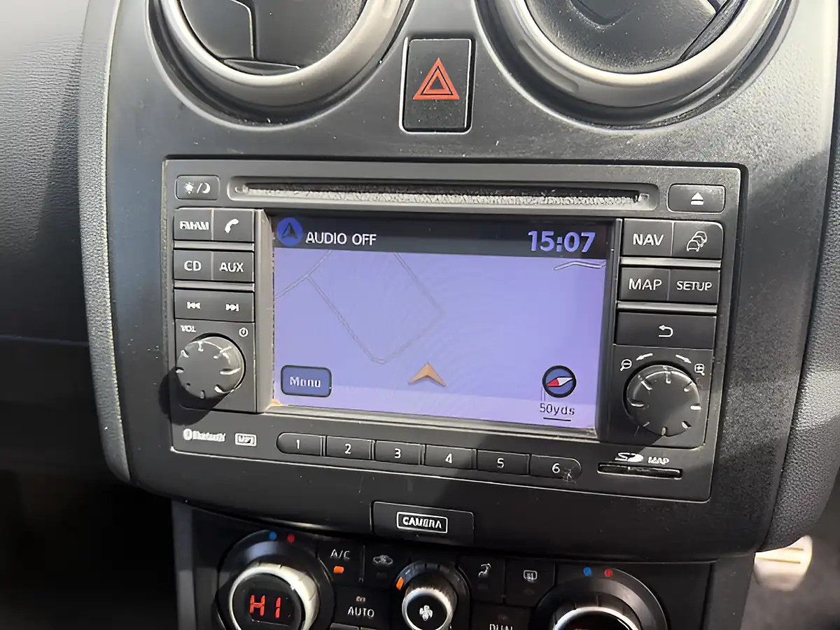 Used 2013 Nissan Qashqai 360 Plus 2 Red - Interior and Exterior details 19