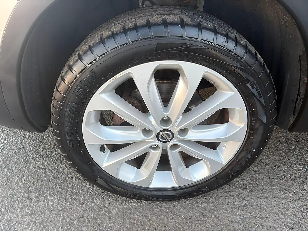 Used 2013 Nissan Qashqai 360 Silver - Interior and Exterior details 12
