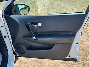 Used 2013 Nissan Qashqai 360 White - Interior and Exterior details 11