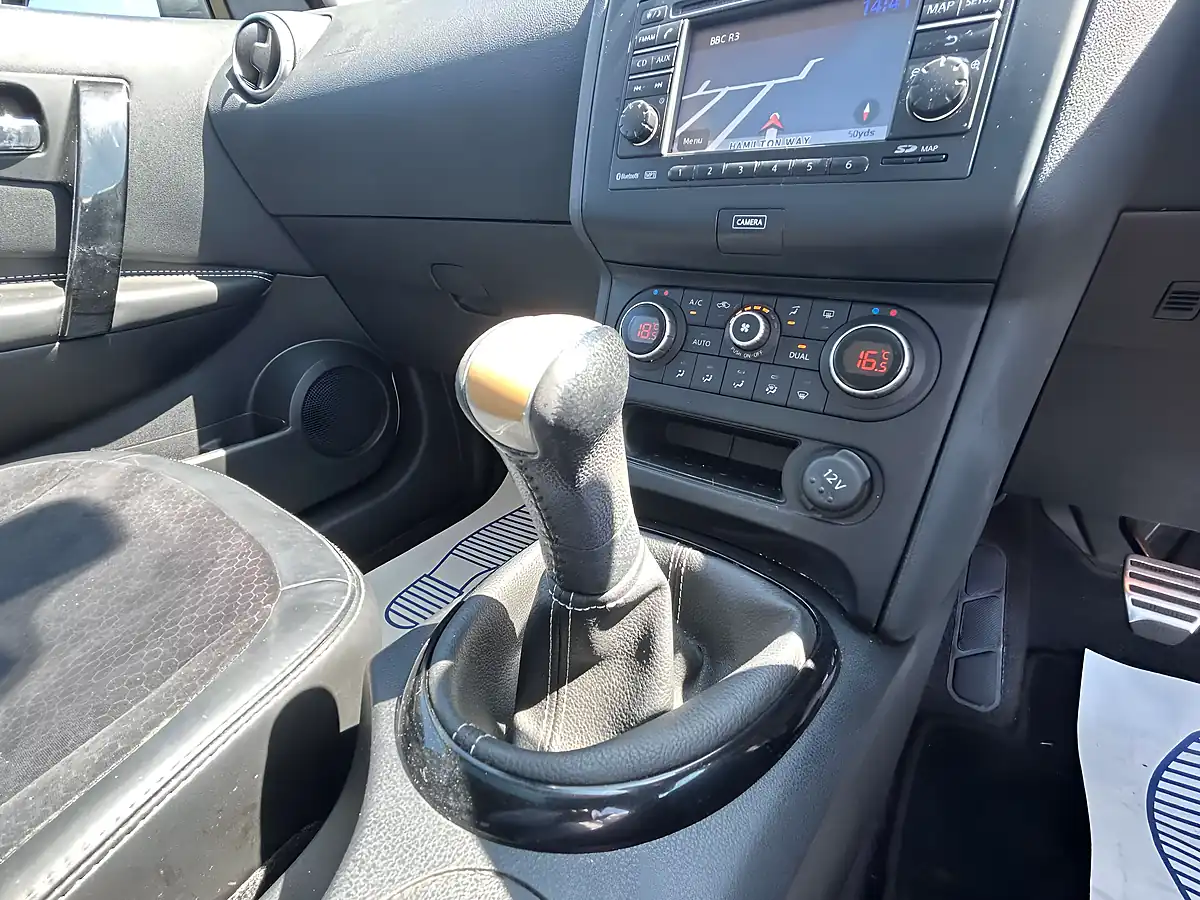 Used 2013 Nissan Qashqai 360 White - Interior and Exterior details 16