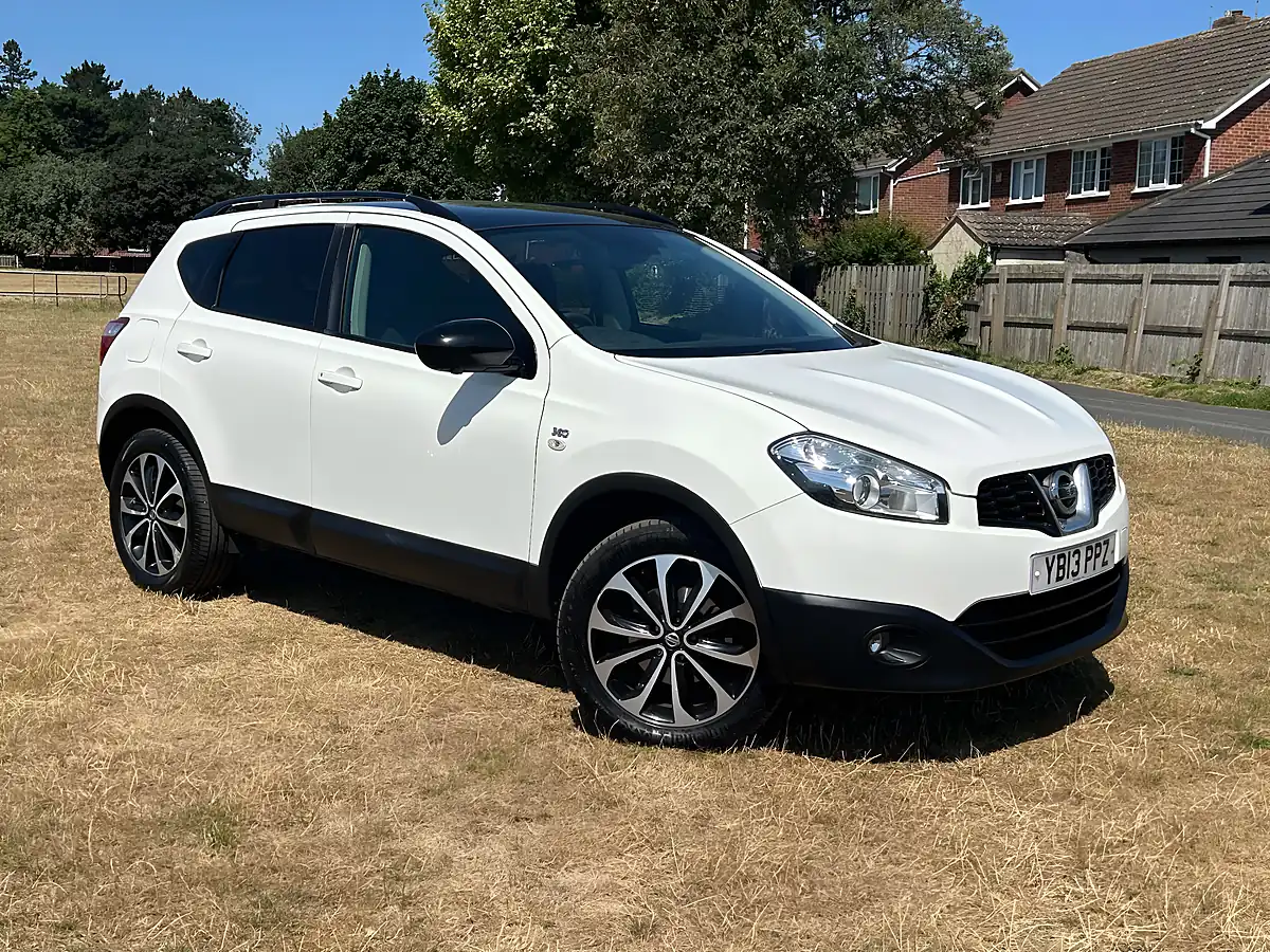 Used 2013 Nissan Qashqai 360 White - Interior and Exterior details 3