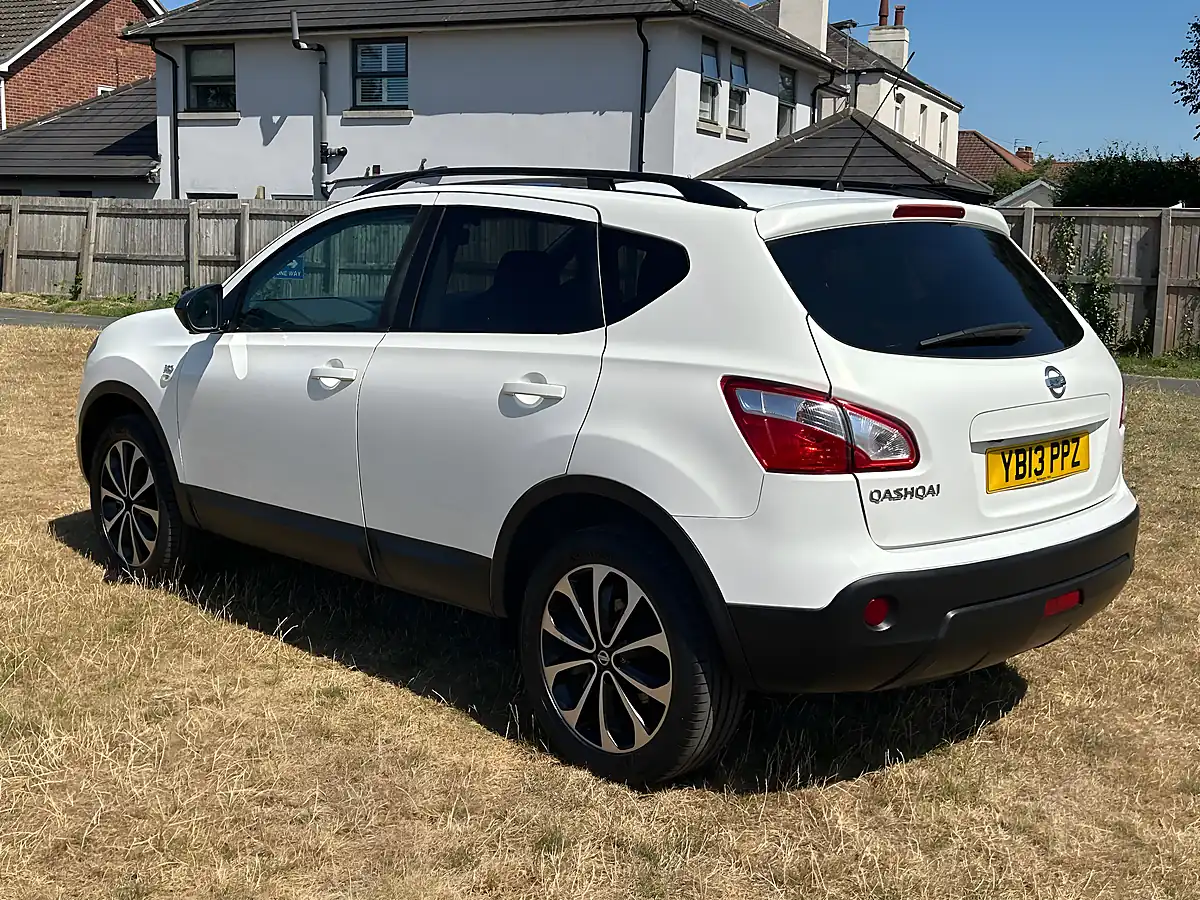 Used 2013 Nissan Qashqai 360 White - Interior and Exterior details 7