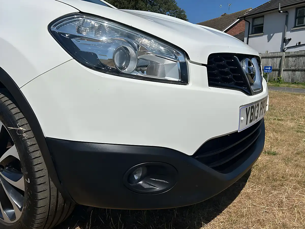 Used 2013 Nissan Qashqai 360 White - Interior and Exterior details 9