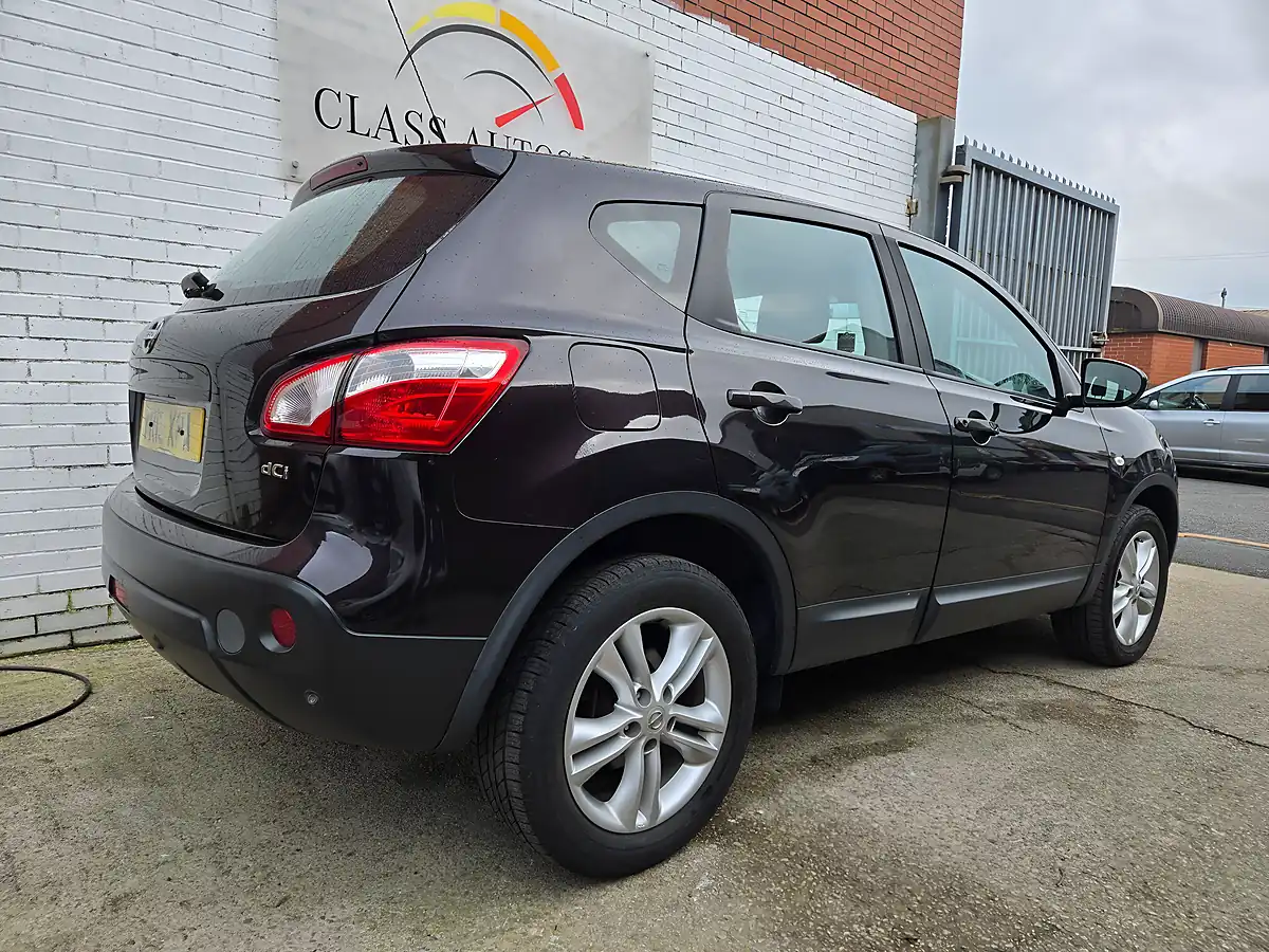 Used 2013 Nissan Qashqai Acenta Black - Interior and Exterior details 10