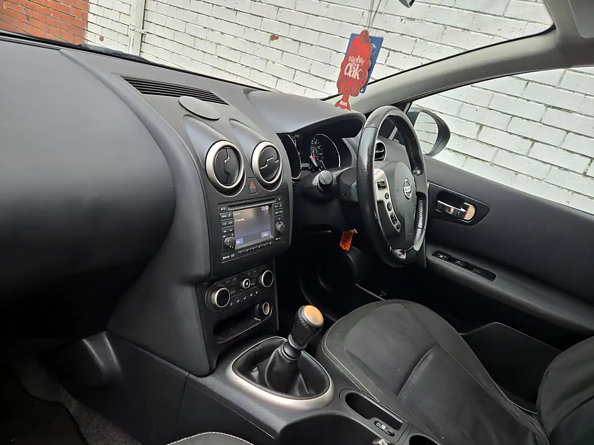 Used 2013 Nissan Qashqai Acenta Black - Interior and Exterior details 11
