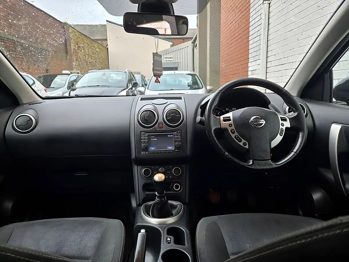 Used 2013 Nissan Qashqai Acenta Black - Interior and Exterior details 12