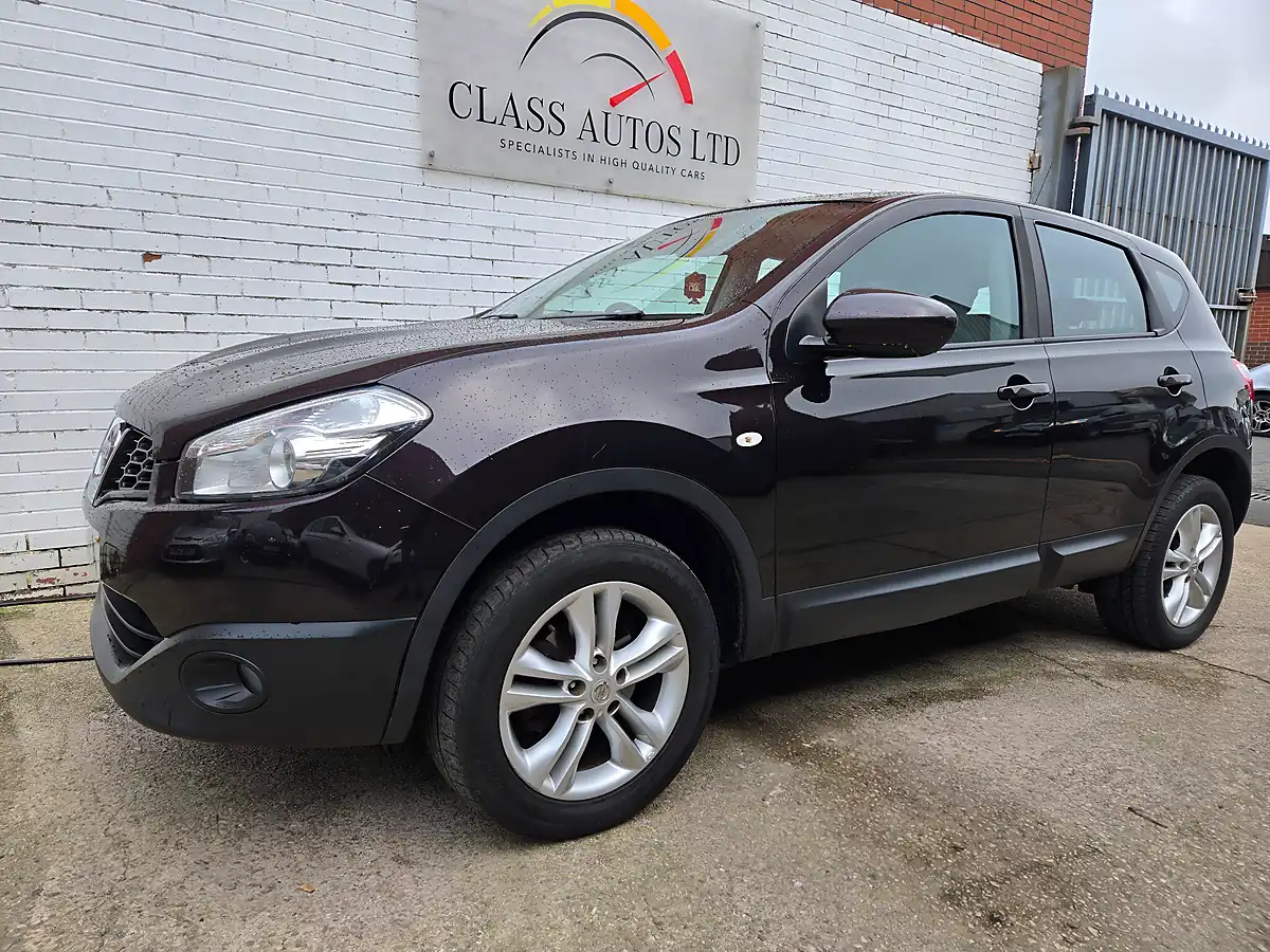 Used 2013 Nissan Qashqai Acenta Black - Interior and Exterior details 3