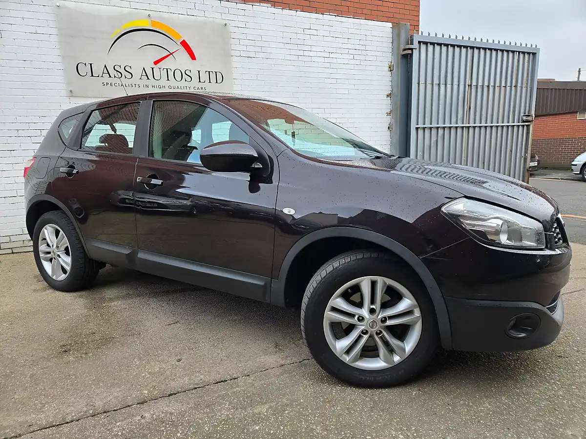 Used 2013 Nissan Qashqai Acenta Black - Interior and Exterior details 5