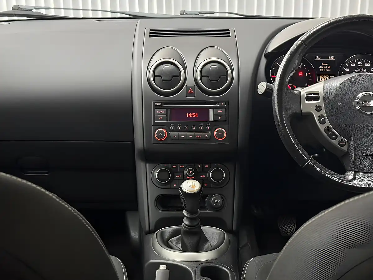 Used 2013 Nissan Qashqai Acenta Black - Interior and Exterior details 16