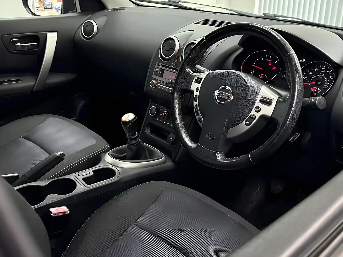 Used 2013 Nissan Qashqai Acenta Black - Interior and Exterior details 2