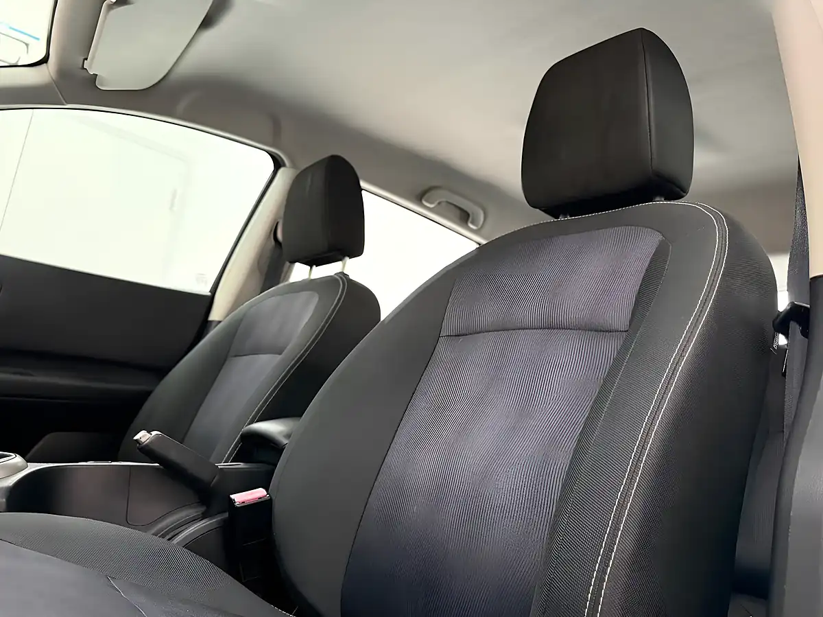 Used 2013 Nissan Qashqai Acenta Black - Interior and Exterior details 3