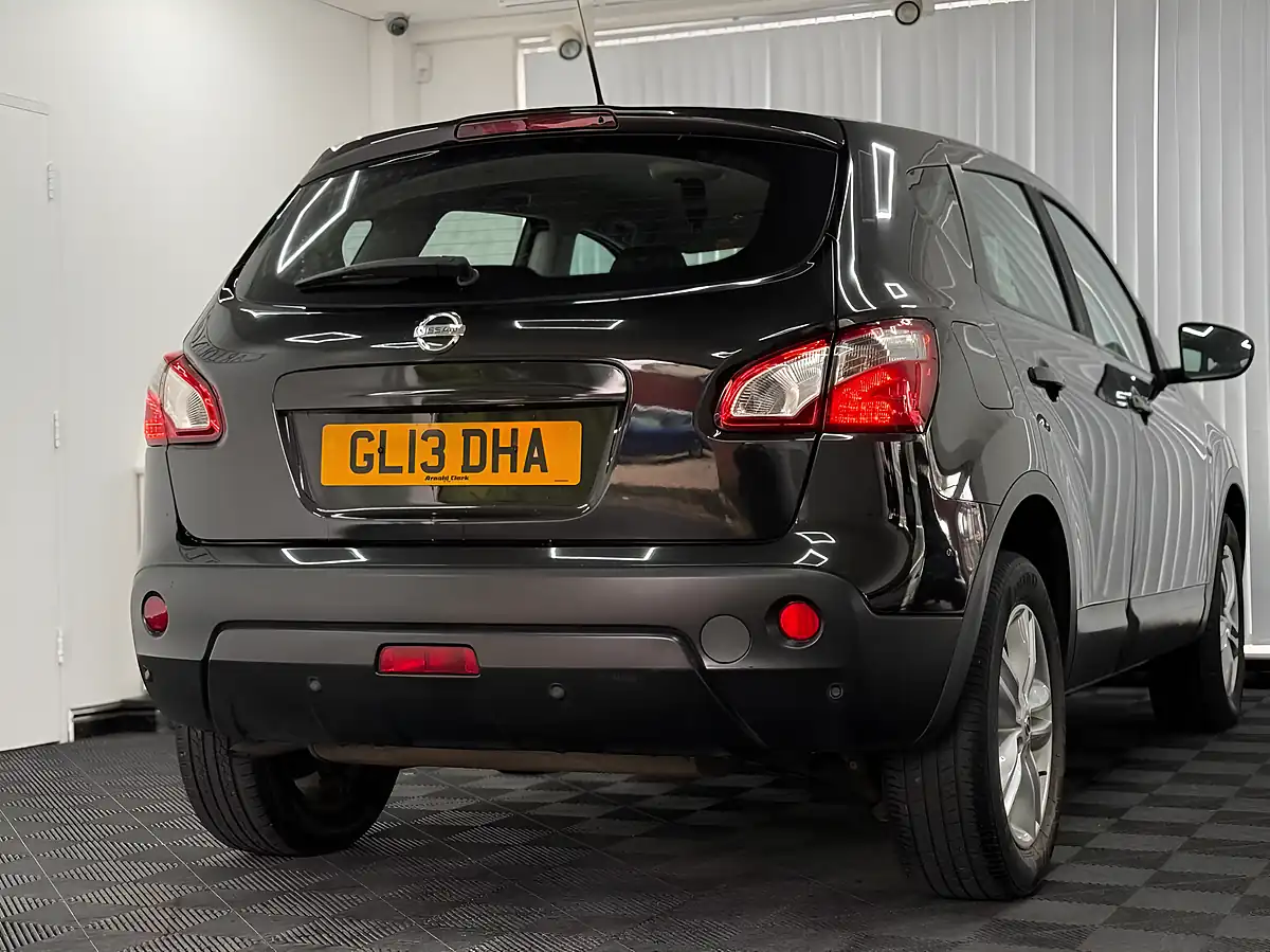 Used 2013 Nissan Qashqai Acenta Black - Interior and Exterior details 8