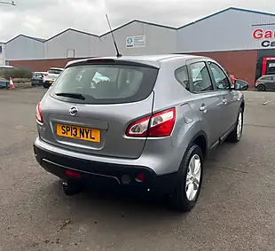 Used 2013 Nissan Qashqai Acenta Grey - Interior and Exterior details 5