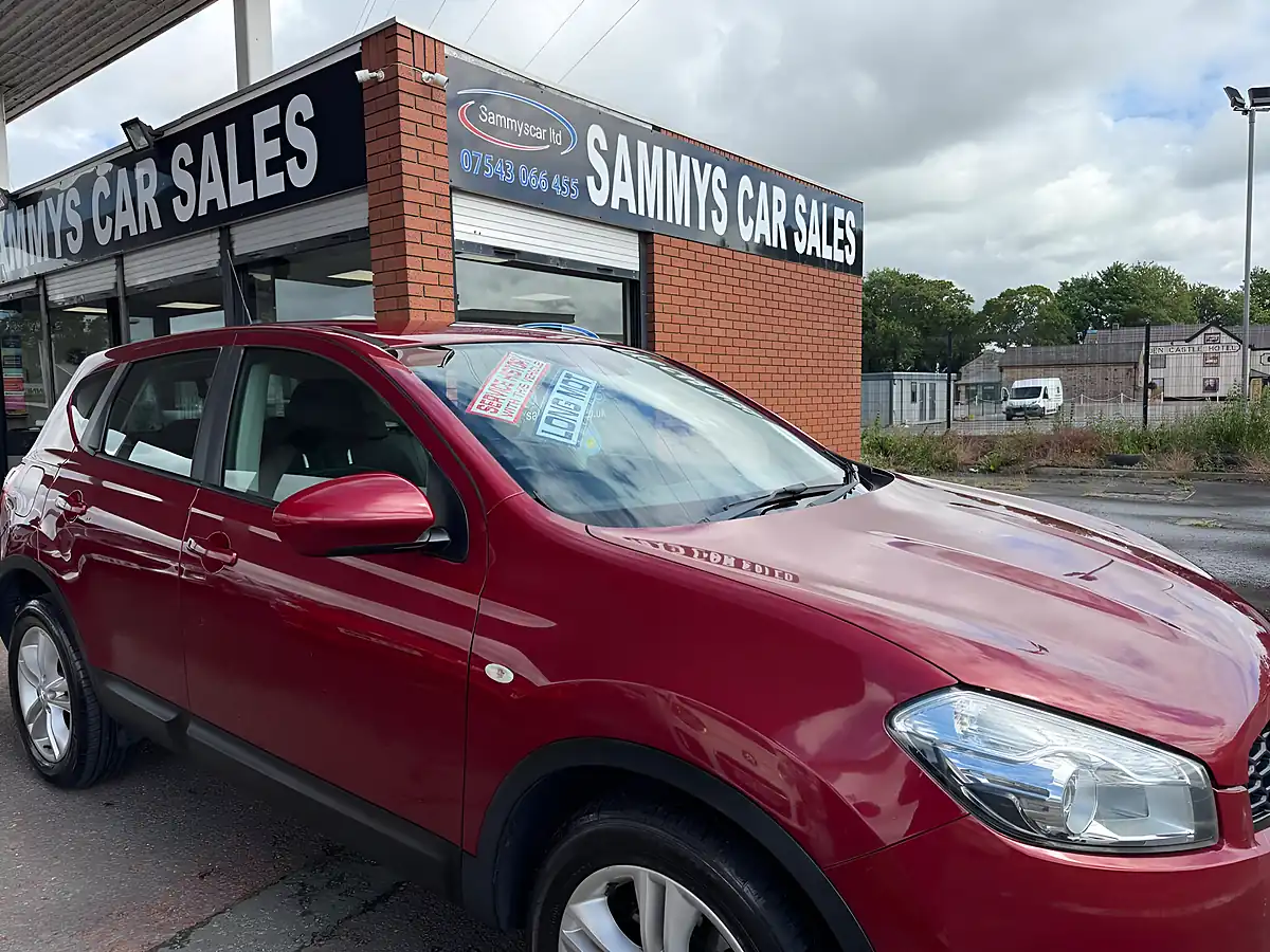 Used 2013 Nissan Qashqai Acenta Red - Interior and Exterior details 10