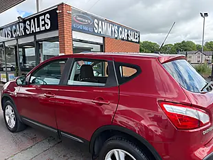 Used 2013 Nissan Qashqai Acenta Red - Interior and Exterior details 11