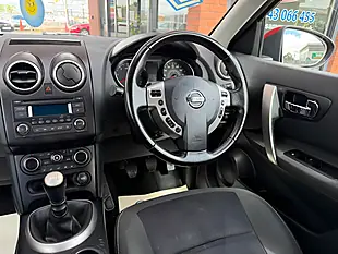 Used 2013 Nissan Qashqai Acenta Red - Interior and Exterior details 15