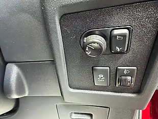 Used 2013 Nissan Qashqai Acenta Red - Interior and Exterior details 18